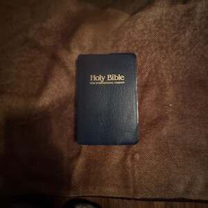 Compact Holy Bible New International Version (NIV) - Navy Blue Faux Leather
